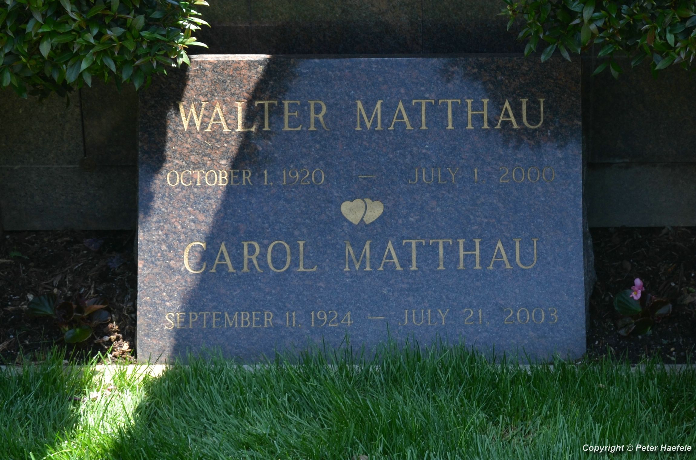 Das Grab von Walter Matthau auf dem Westwood Village Memorial Park Cemetery - © Peter Haefele Fotografie