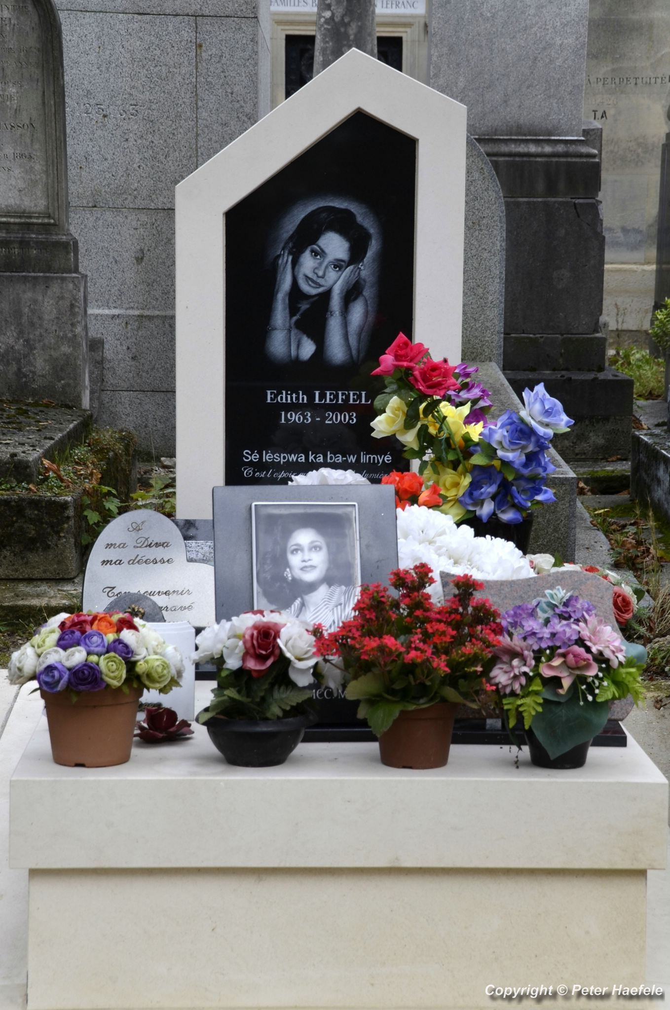 Das Grab von Edith Lefel  - Père Lachaise, Paris, Frankreich -  © Peter Haefele Fotografie